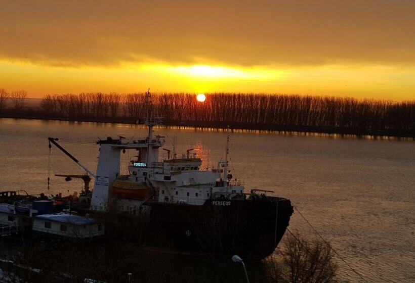 هتل Citadel Apart