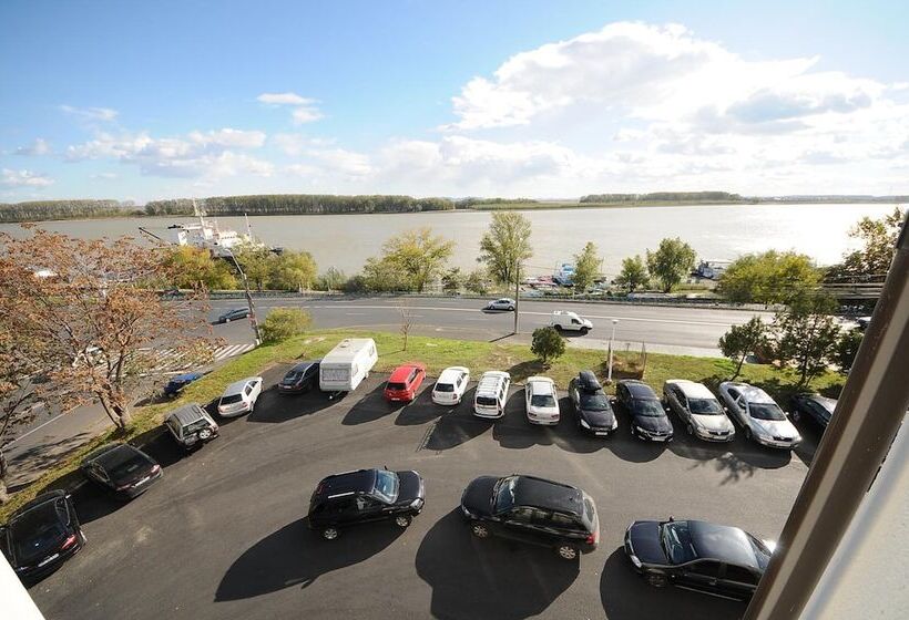 هتل Citadel Apart