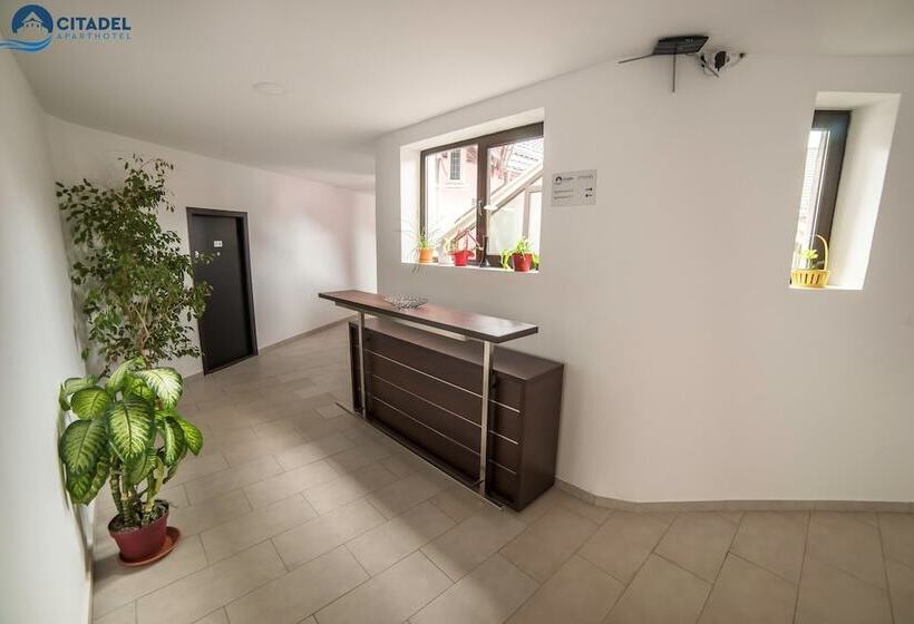 هتل Citadel Apart