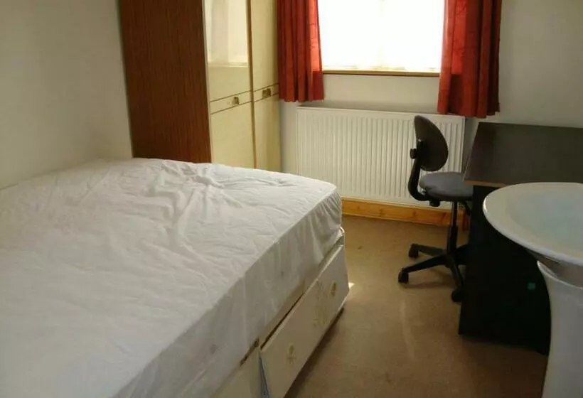 Hotelli Draycott Guest House