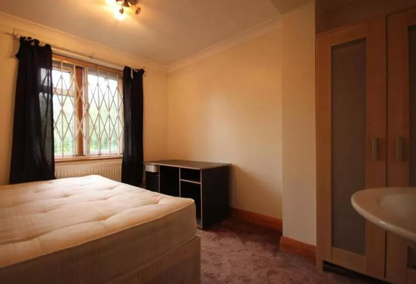 Hotelli Draycott Guest House