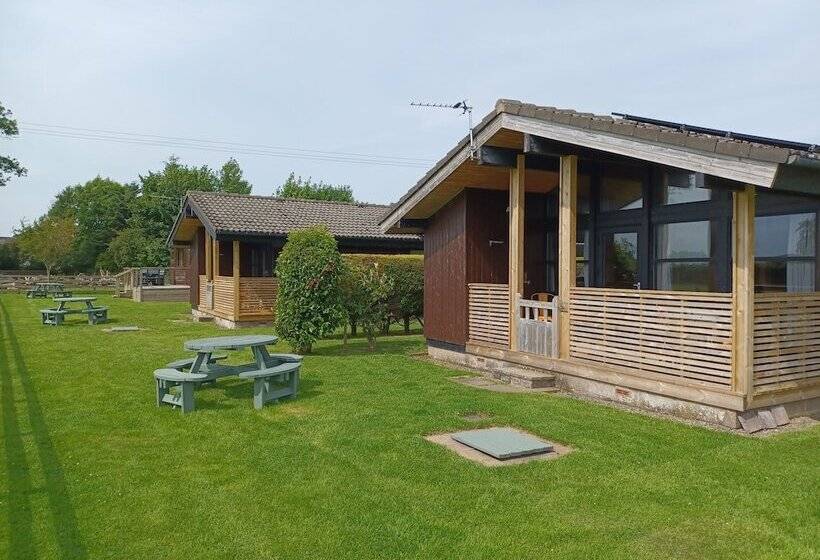 בית מלון כפרי Green View Lodges