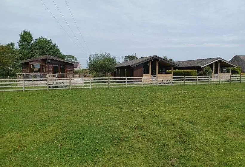 هتل Green View Lodges