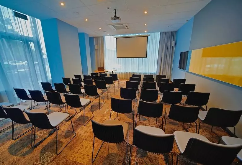 ホテル Ibis Irkutsk Center
