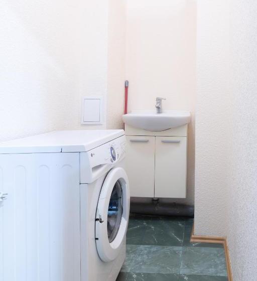 هتل Kakadu Hostel