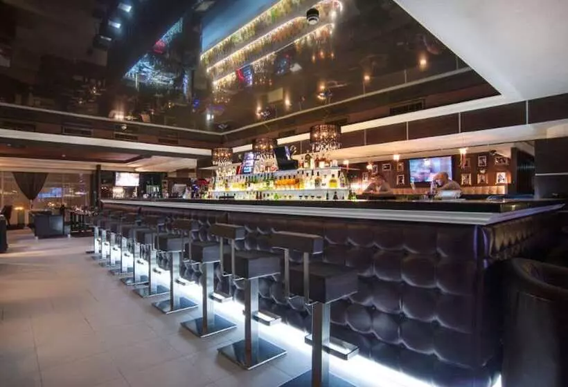 Hotelli Marina Yacht