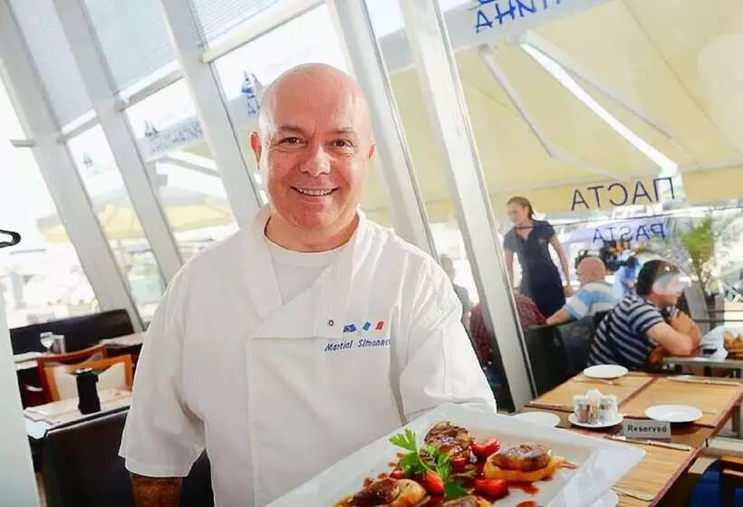 Hotelli Marina Yacht