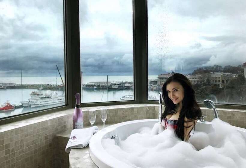 בית מלון כפרי Marina Yacht