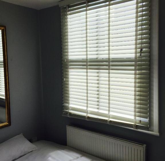 בית מלון כפרי Marylebone Lodge