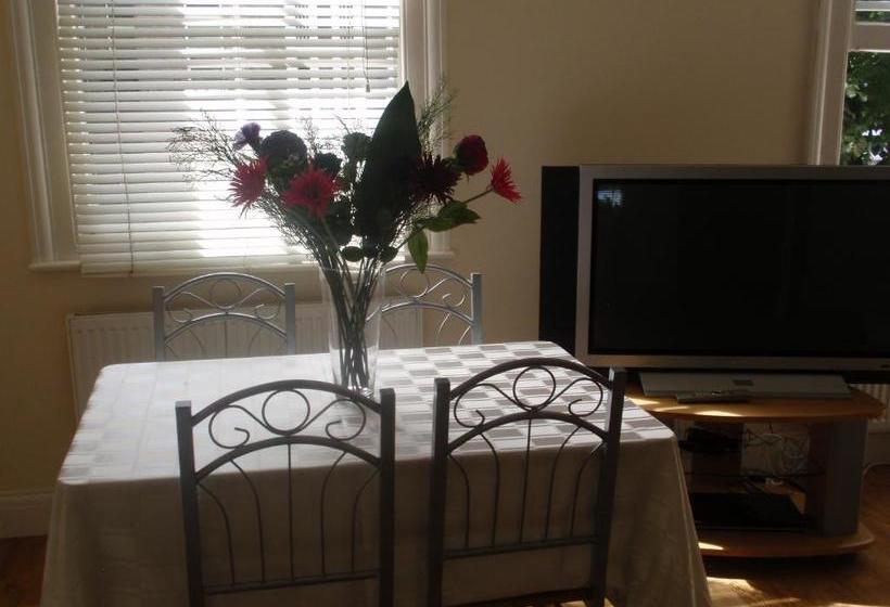 בית מלון כפרי Marylebone Lodge