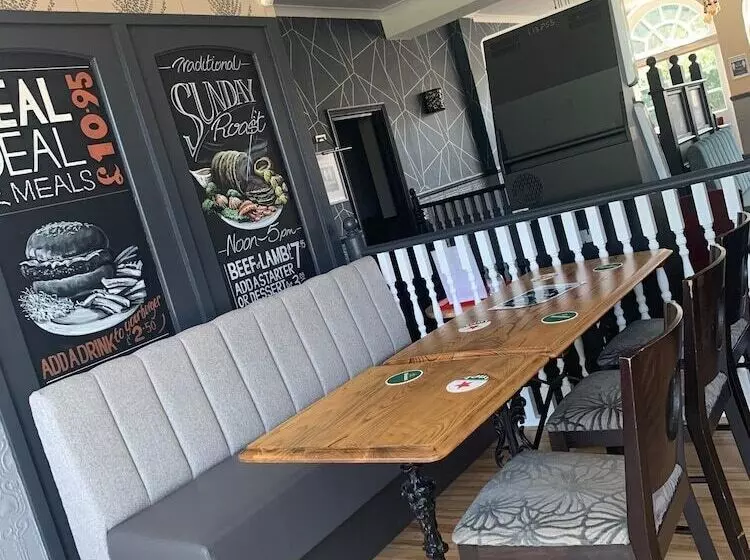 Hotelli Pear Tree Inn