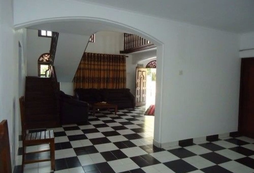 فندق Rajarata White Palace