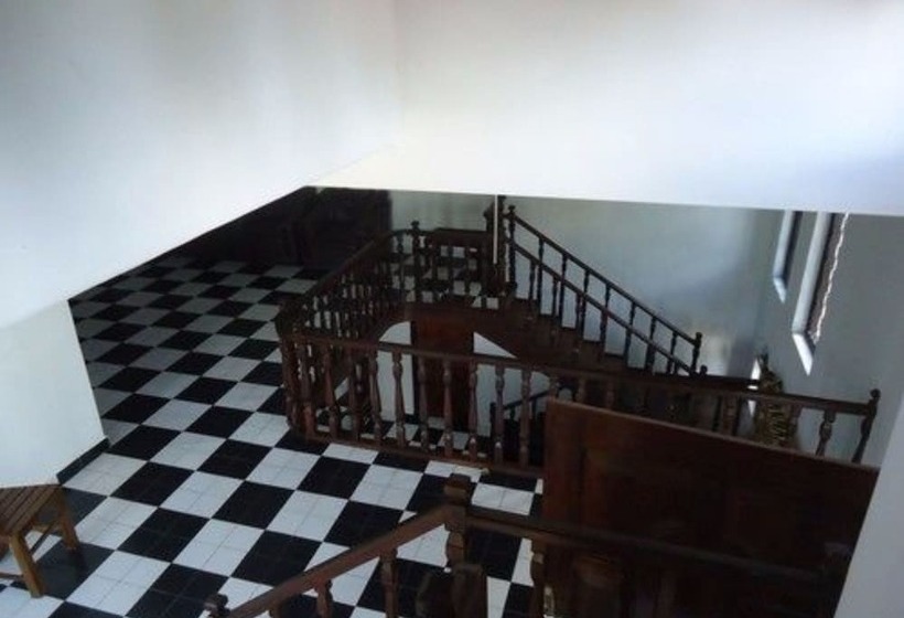 فندق Rajarata White Palace