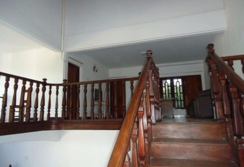 فندق Rajarata White Palace