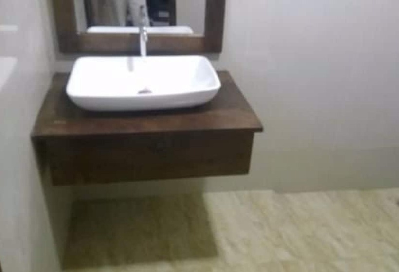 فندق Rajarata White Palace