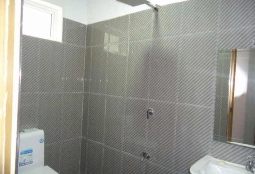 فندق Rajarata White Palace