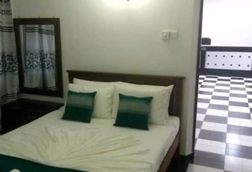 فندق Rajarata White Palace