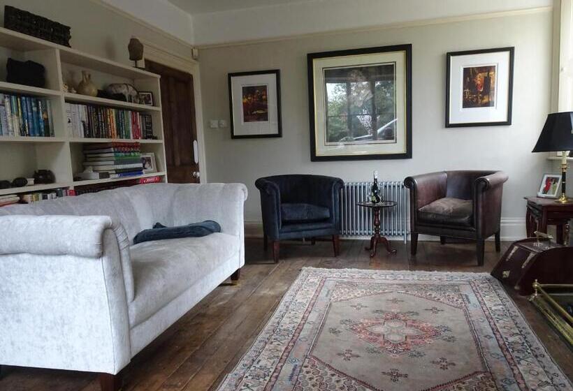 فندق Redlynch Lodge