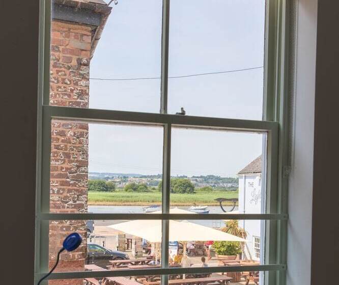 Hotel Route 2 Topsham