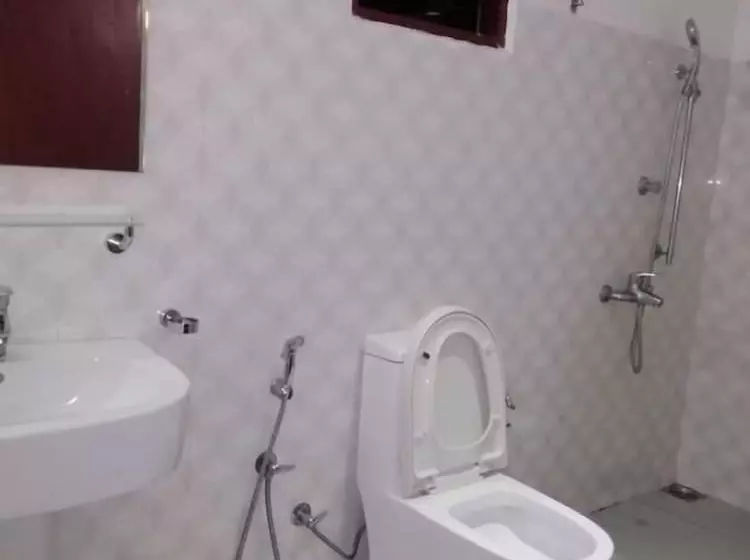 ホテル The Empyrean Airport Transit