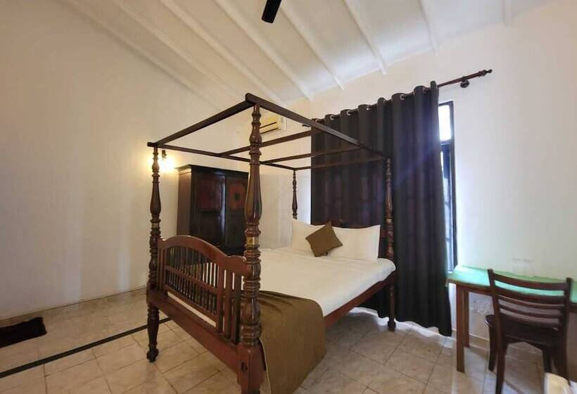 ホテル The Empyrean Airport Transit