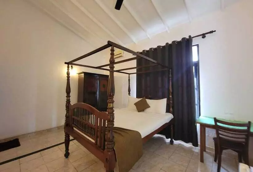 ホテル The Empyrean Airport Transit