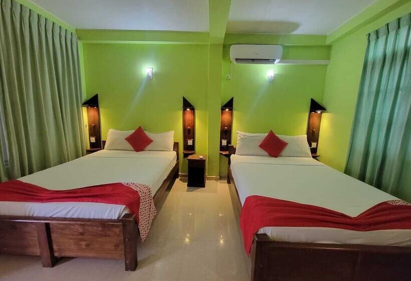 ホテル The Empyrean Airport Transit