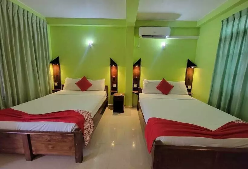 ホテル The Empyrean Airport Transit