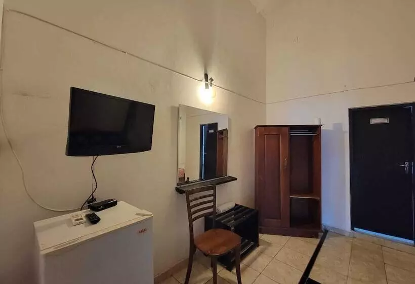 ホテル The Empyrean Airport Transit