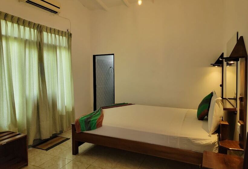 ホテル The Empyrean Airport Transit