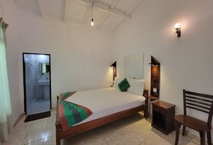 ホテル The Empyrean Airport Transit