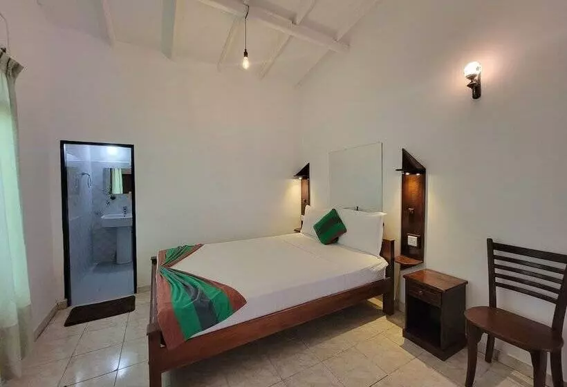 ホテル The Empyrean Airport Transit