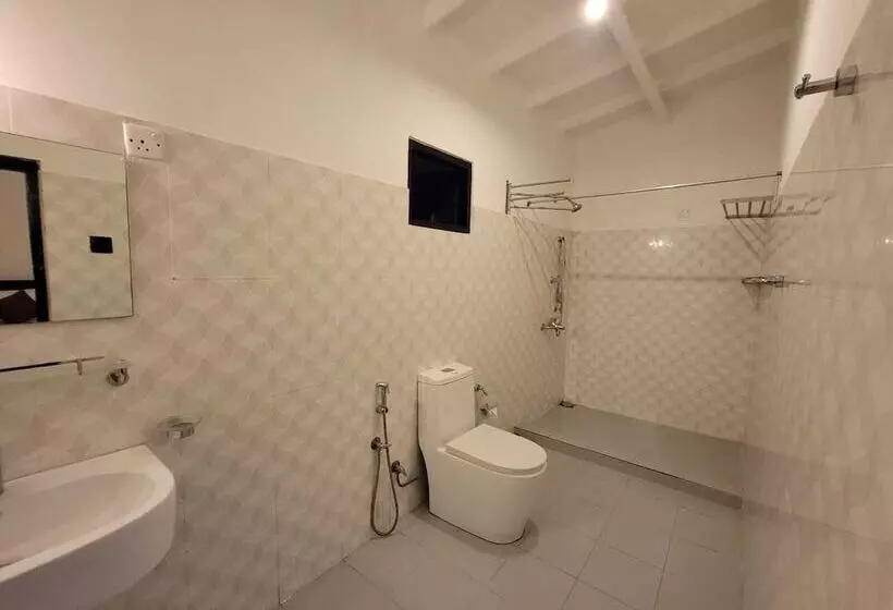 ホテル The Empyrean Airport Transit