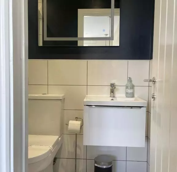 Hotelli The Horseshoe And Castle