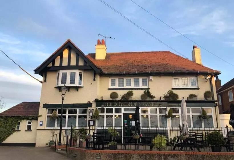 Hotelli The Horseshoe And Castle