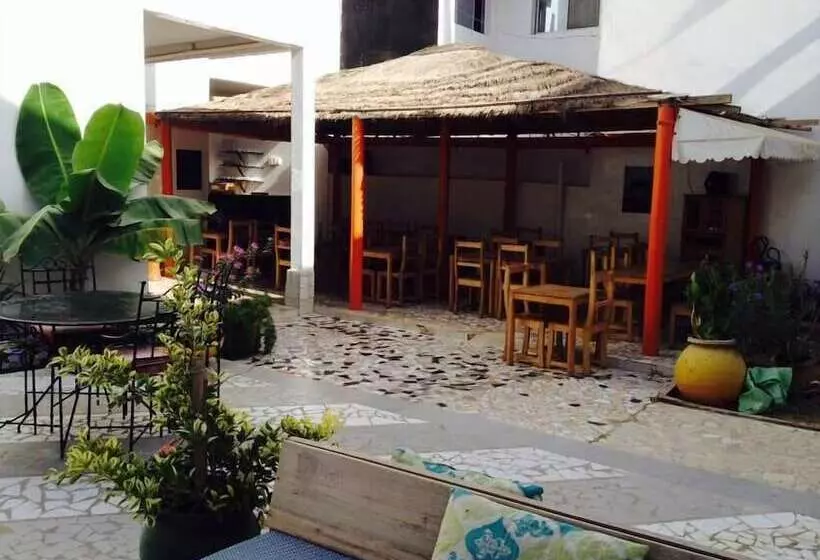 هتل Viavia Senegal Dakar   Hostel