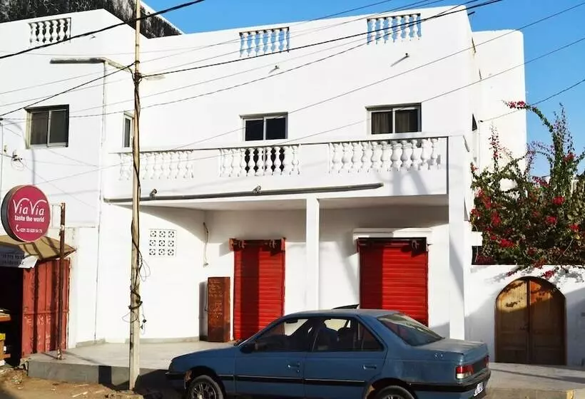 هتل Viavia Senegal Dakar   Hostel