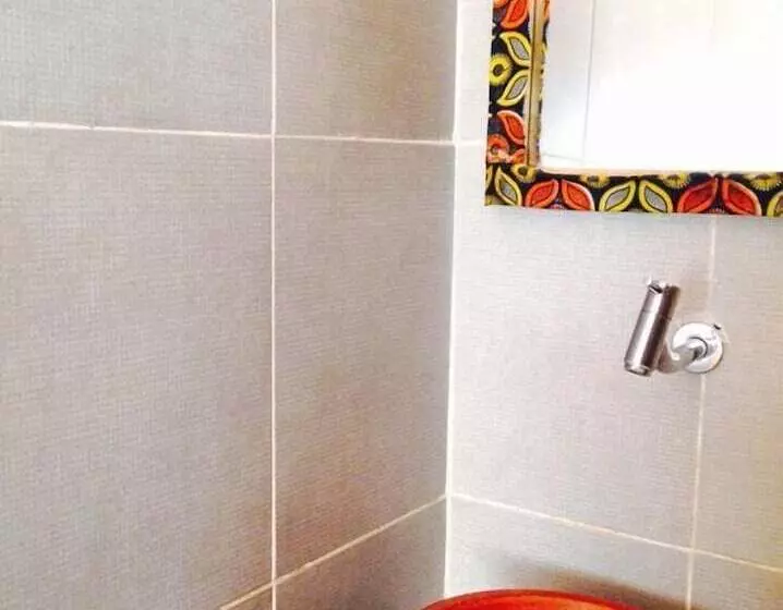 هتل Viavia Senegal Dakar   Hostel