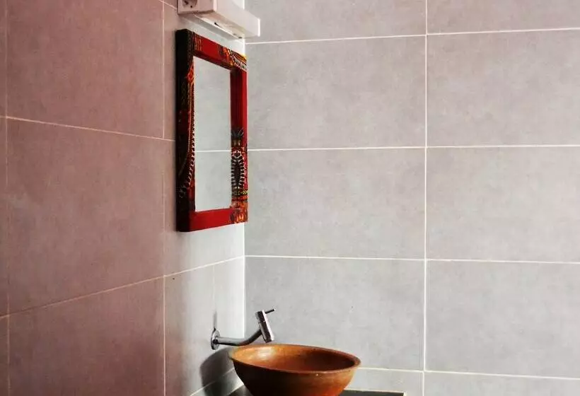 هتل Viavia Senegal Dakar   Hostel