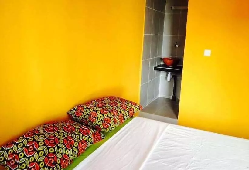 هتل Viavia Senegal Dakar   Hostel