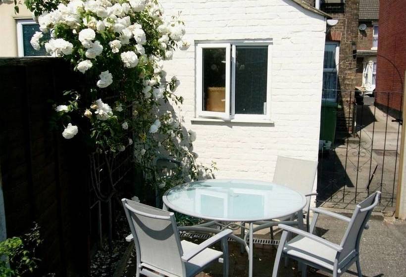 ホテル Victoria Cottages