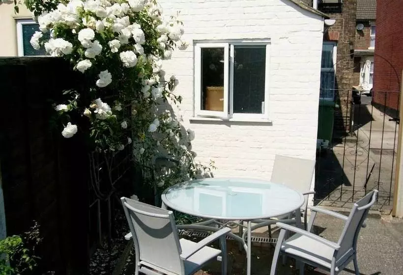Hotelli Victoria Cottages