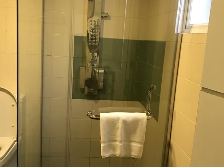 Impala City Hotel And Hostel Kandy 50