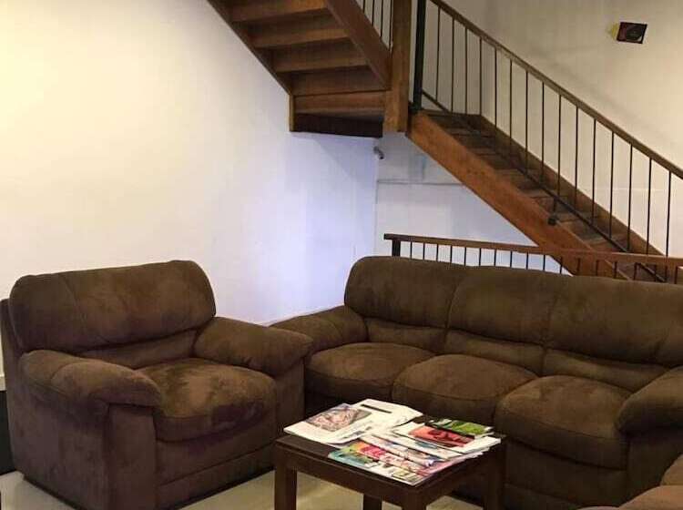 Impala City Hotel And Hostel Kandy 50