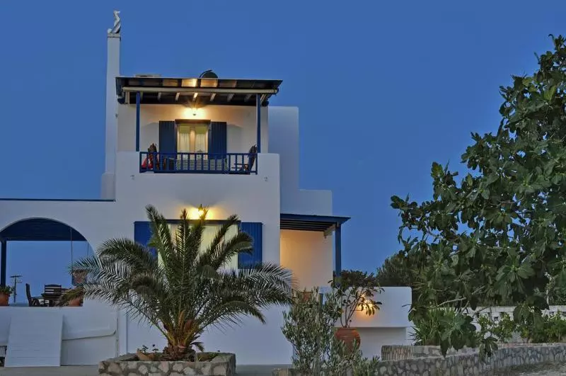 Akitos Maisonette