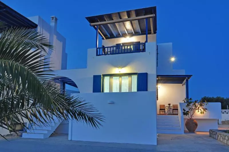 Akitos Maisonette