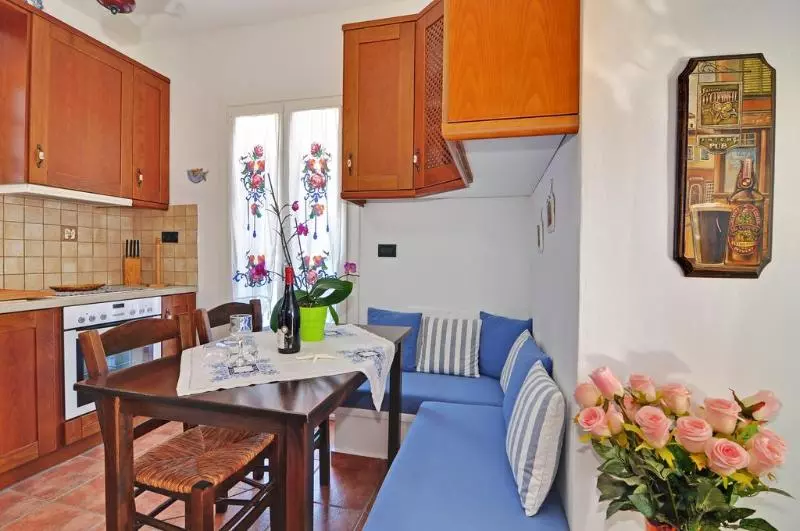 Akitos Maisonette