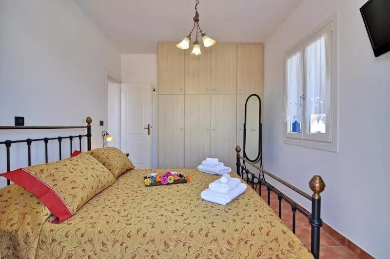 Akitos Maisonette
