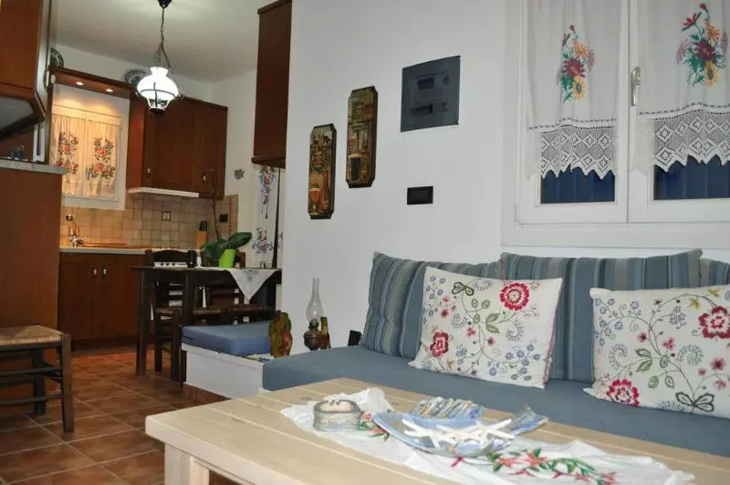 Akitos Maisonette