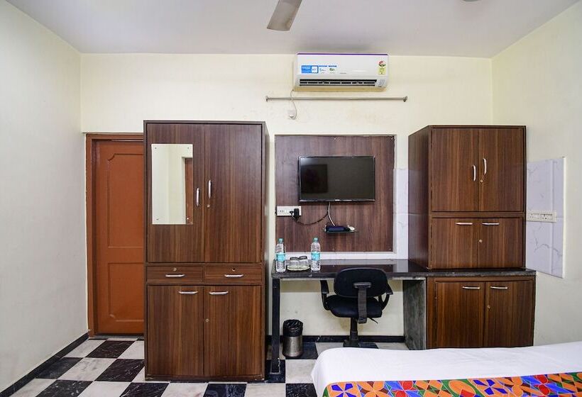 Отель Fabexpress Ullash Residency